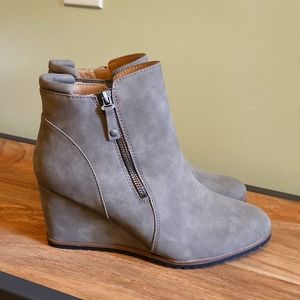 NATURALIZER ▪︎ SOUL Haley Booties in Taupe, Size 9W, NWT